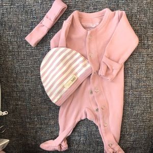 L’ovedbaby onsie, hat and headband set